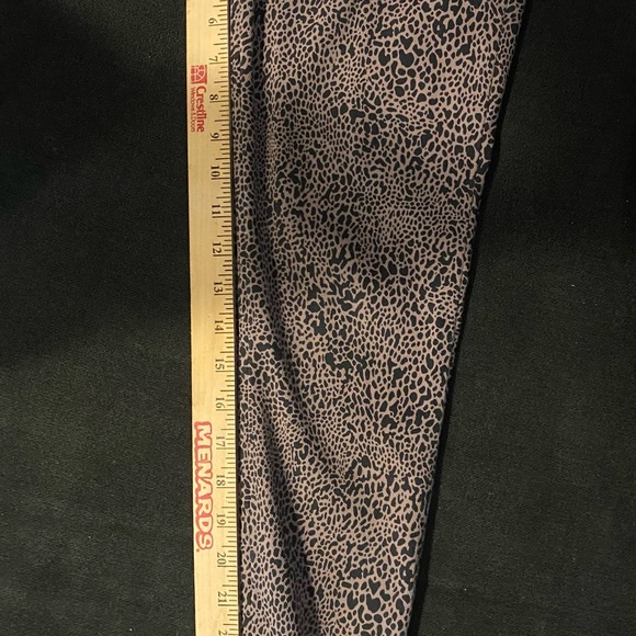 Spanx size medium animal print‎ jeggings - Picture 5 of 11